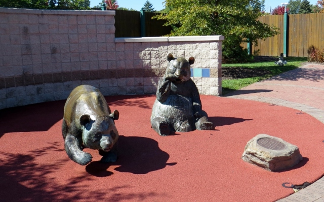 The bronze memorial to the pandas that were loaned to the zoo many years ago.
